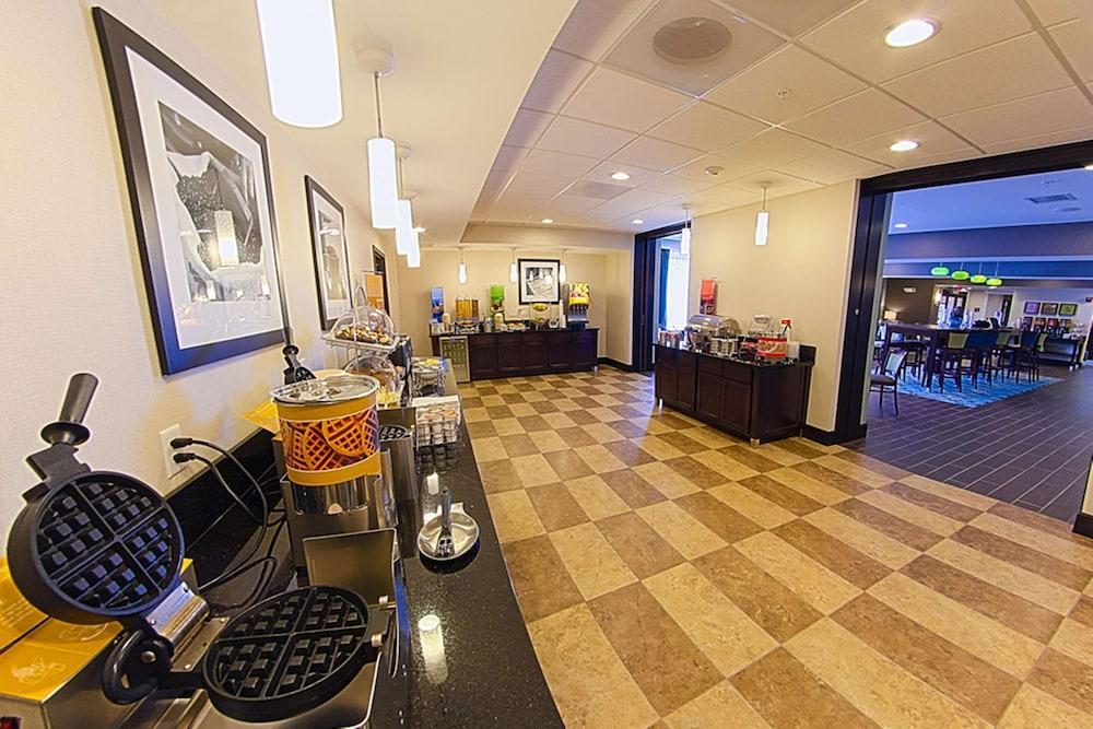 Hampton Inn Dekalb - Near The University Luaran gambar
