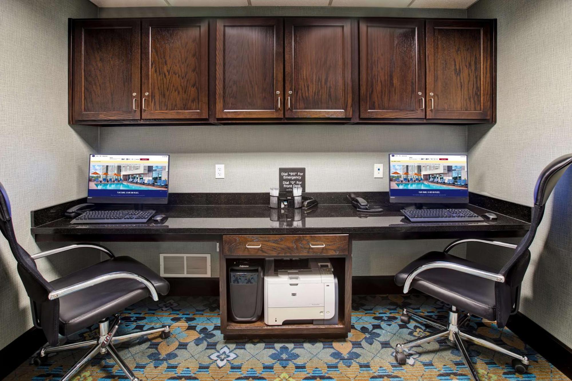 Hampton Inn Dekalb - Near The University Luaran gambar