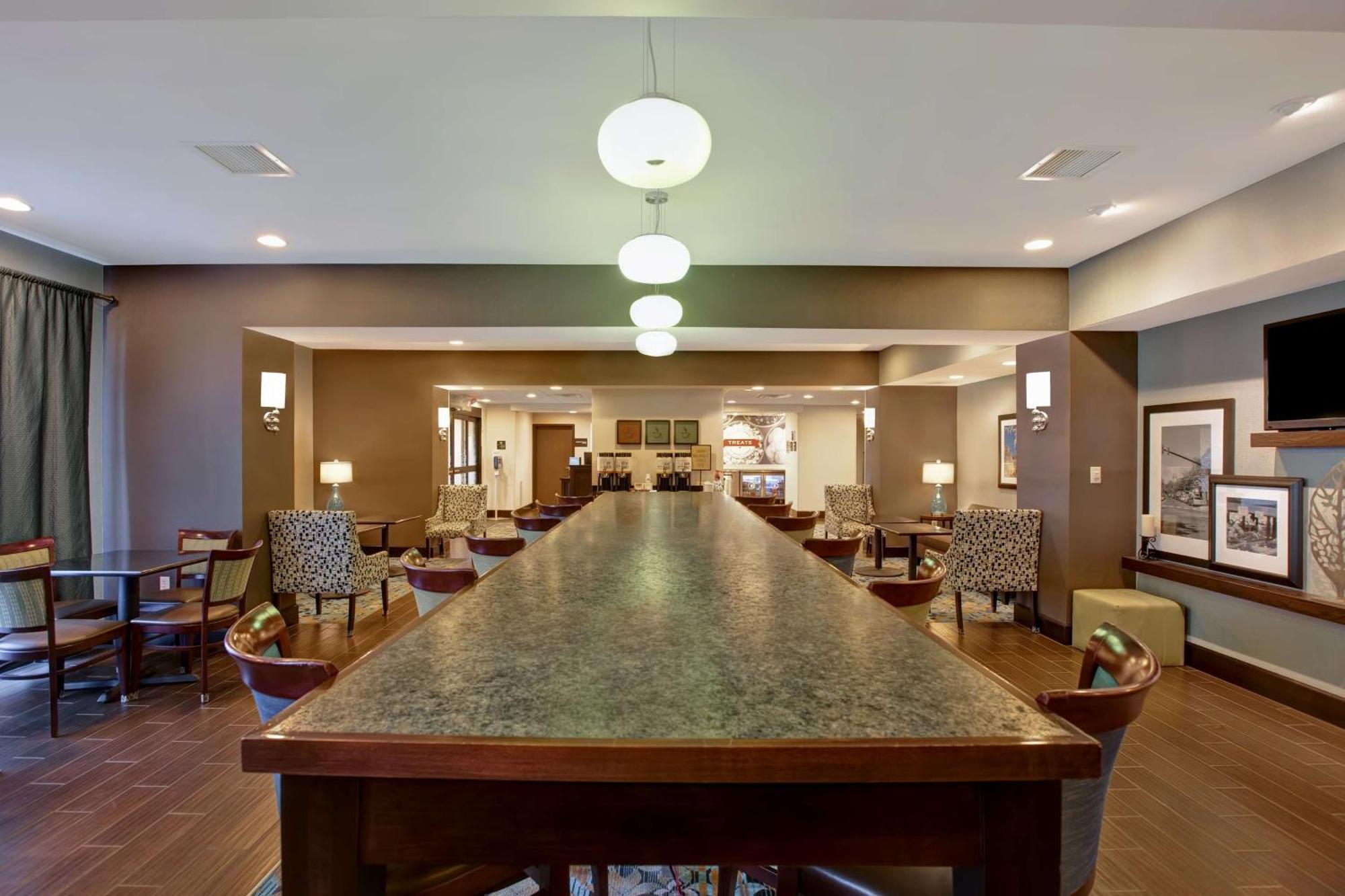 Hampton Inn Dekalb - Near The University Luaran gambar