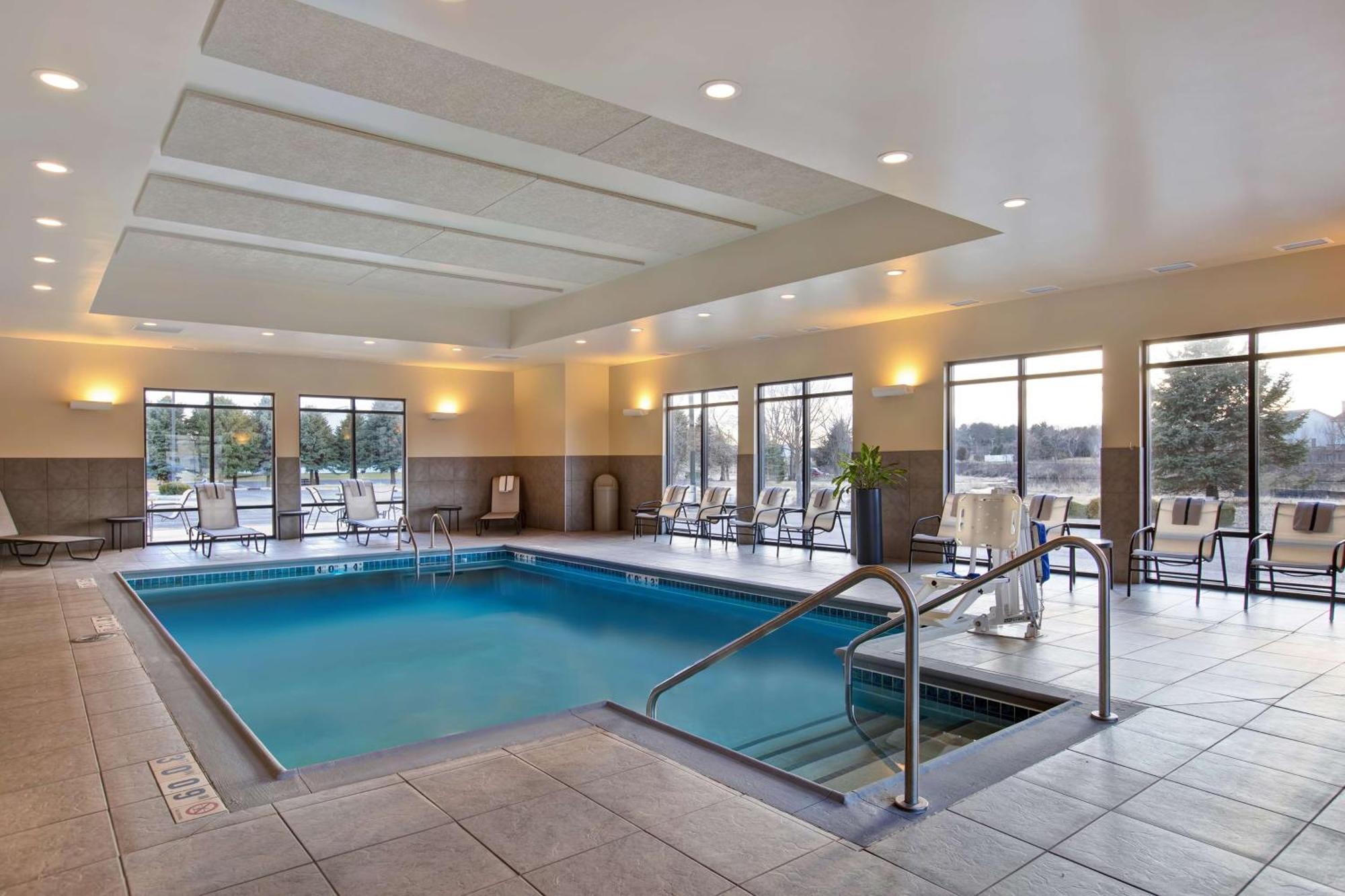 Hampton Inn Dekalb - Near The University Luaran gambar